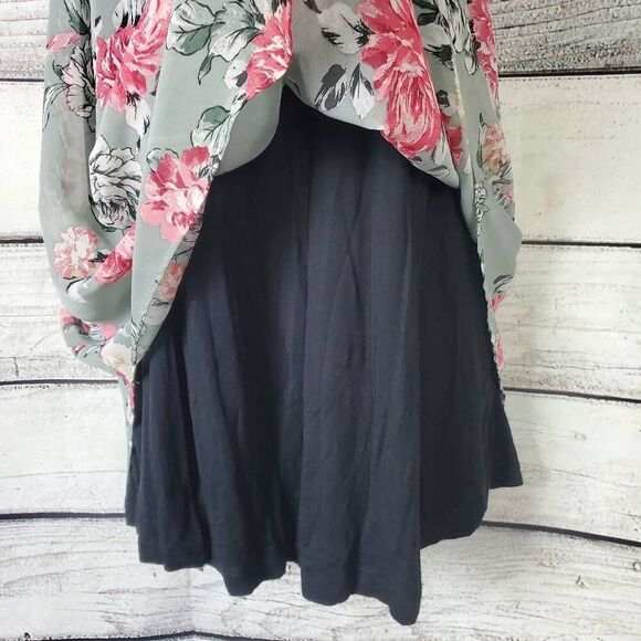 AGB Woman Plus 3X Floral Asymmetrical Hanky Hem Tunic Top - Picture 4 of 8